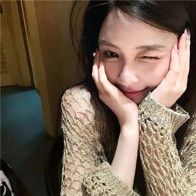 黑暗中的两个人